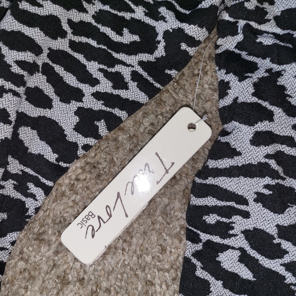 Leopard Turtle Neck - Picture 3 of 6